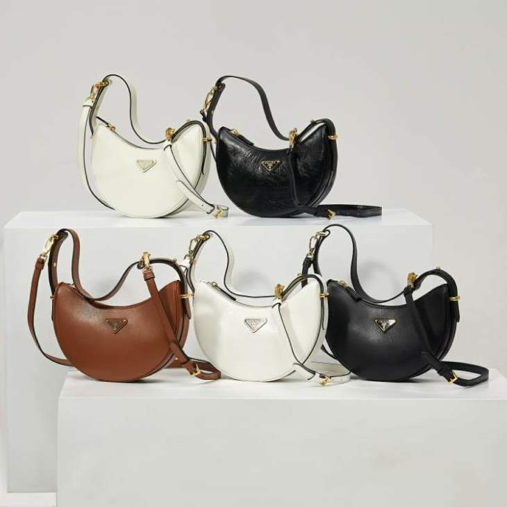 Picture of Prada Handbags _SKUfw221244594fw